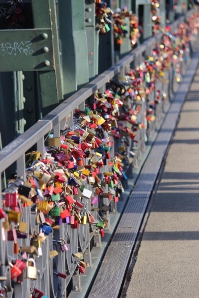 Bridge of Love Locks, Germany, Hohenzollernbruecke bridge, Cologne